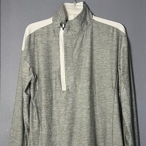 Under Armour  Hotshot Pullover Women’s Medium Loose Long Sleeve 1/4 Zip Pullover